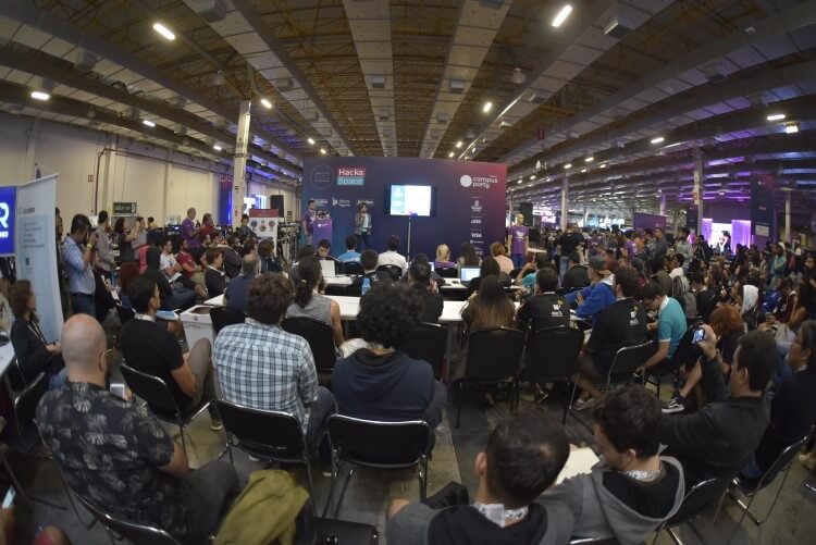 Palestra durante a Campus Party Brasil 2019.