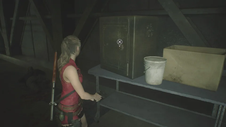 resident evil 2 20190206152129 vsgr.960 Personagem em frente a um cofre em ambiente escuro