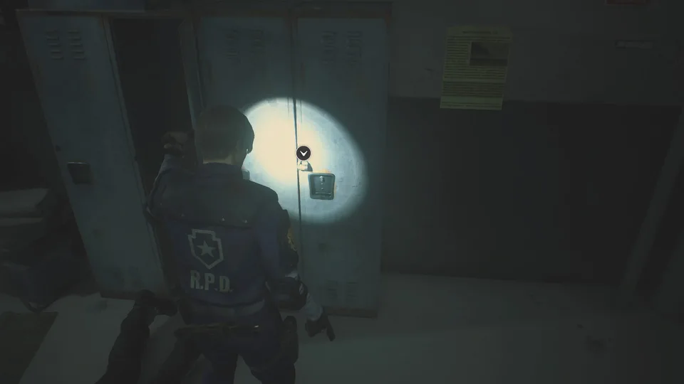 resident evil 2 20190206094039 19ka Personagem da RPD iluminando armário com lanterna